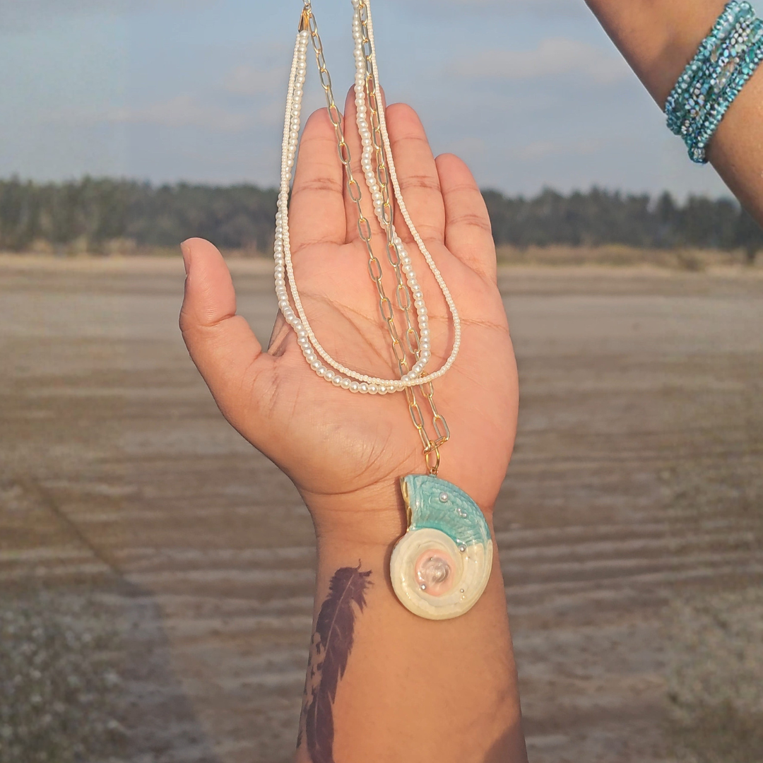 Anti Tarnish Shell Beach Pendant with Pearls